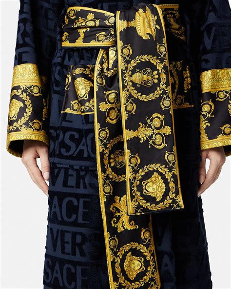 I ♡ Baroque Bathrobe .